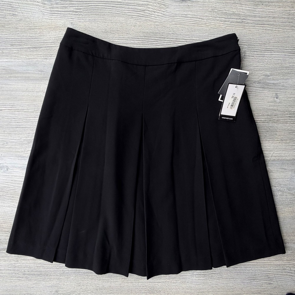 Nine West Black Pleated Skirt Size 4 Stretch Dark Academia Preppy Workwear Mini